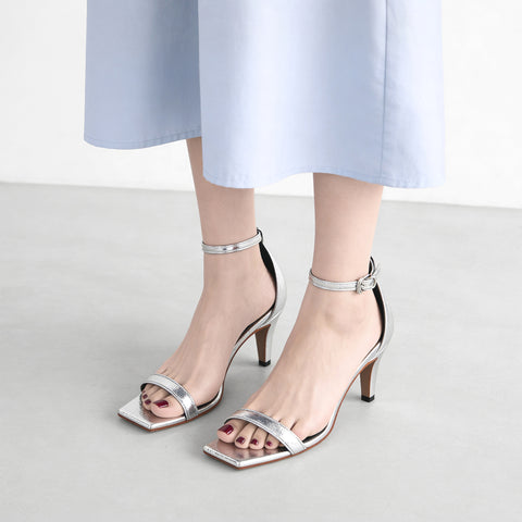 2026SS：シンプル ストラップ サンダル（735）シルバー/mamian（マミアン）